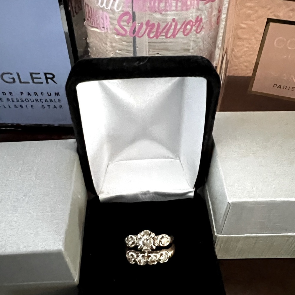 14k gold and 1ct diamond ring